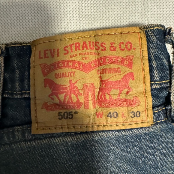 Men’s Levi jeans - Picture 2 of 4